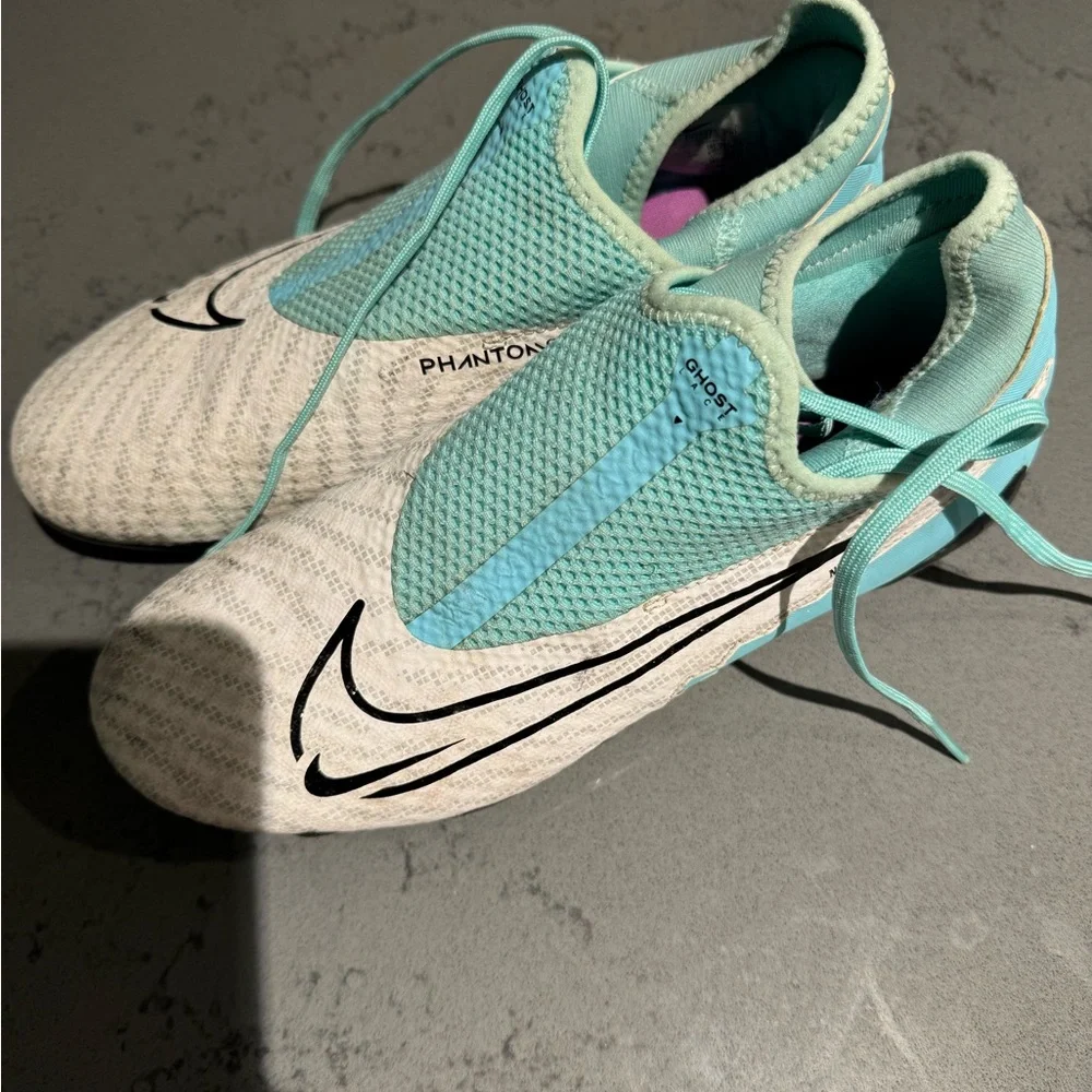 Nike Kids White & Teal Soccer Sneakers
